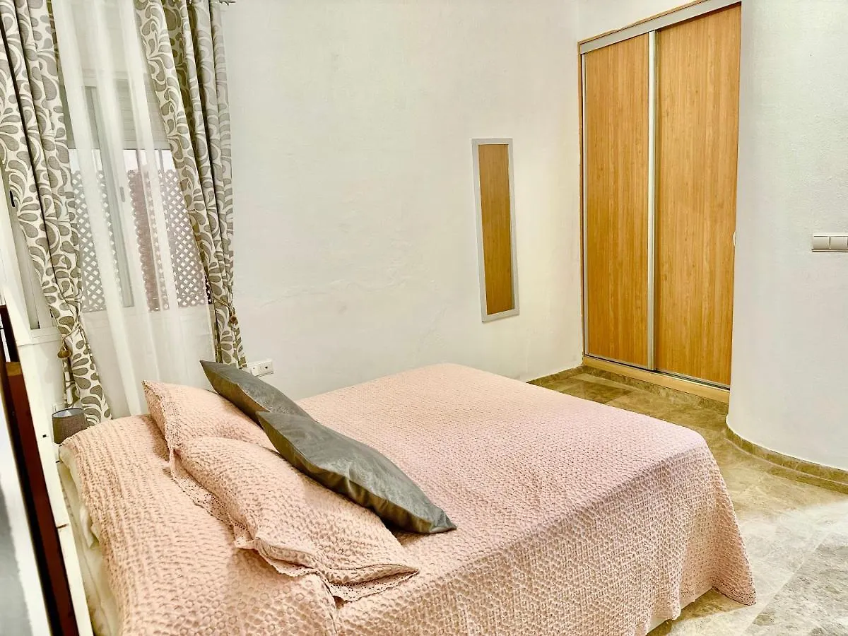 Apartamento Acogedor Y Moderno En Pleno Centro De Sevilla Con Parking Gratis 0*, Seville